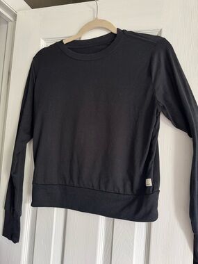 Classic Black Crewneck Vuori